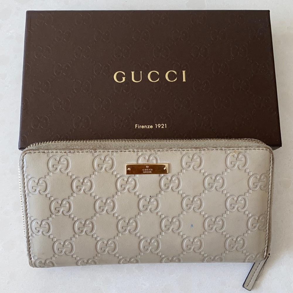 Gucci leather wallet 😍
